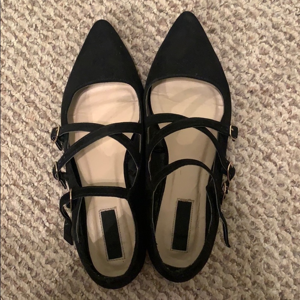 Black cross cross flats.